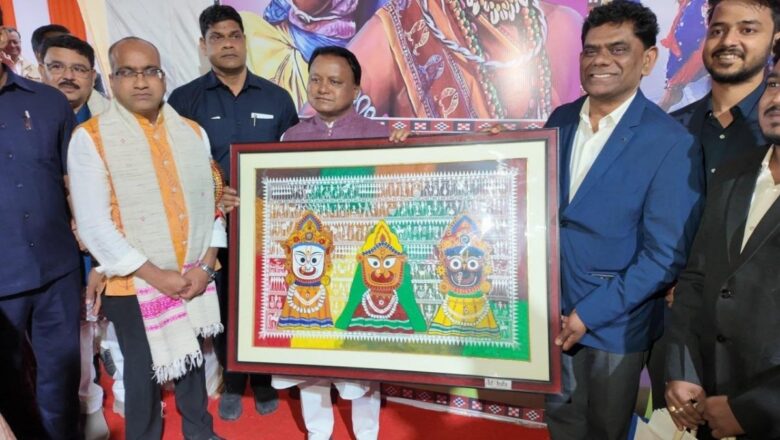 Kalahandi’s Artistic Legacy Thrives: Vedanta Presents Saura Painting to CM, Symbolizing Regional Pride