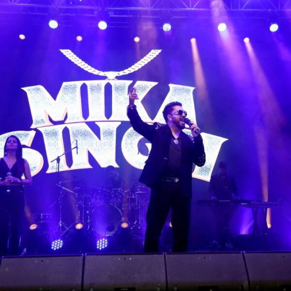 Flying Frog World Delivers a Grand Live Music Experience with Mika Singh at Khar Gymkhana