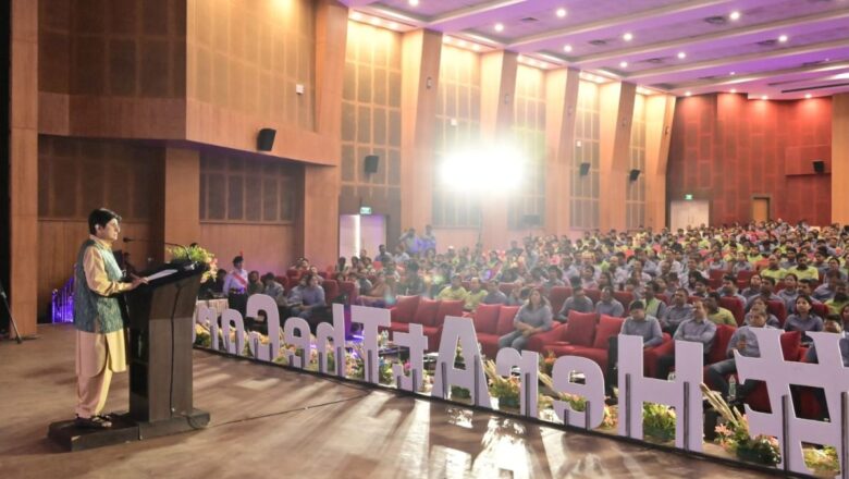Dr. Kiran Bedi Visits Vedanta Jharsuguda, Inspiring Employees and Women Community Leaders