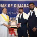 Raj Upadhyay and Jaypalsinh Sarvaiya of Carzbazzar honoured with Gujarat Vikas Asmita Award